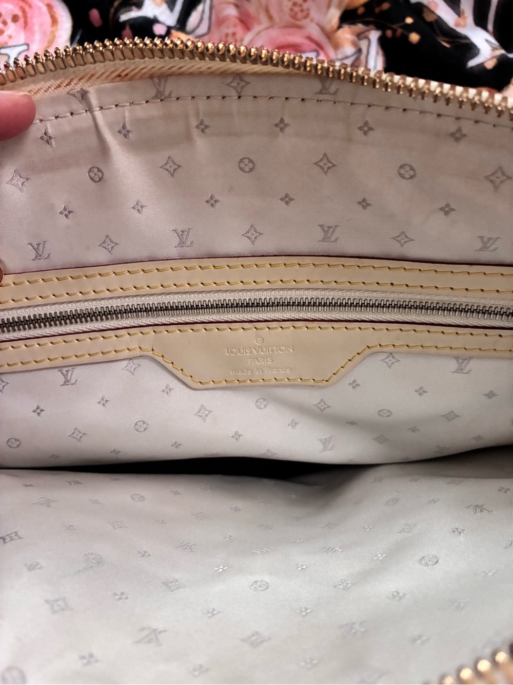 Louis Vuitton Cream Leather Tote with Gold-Tone Hardware Vintage France Lockit - Picture 15 of 16